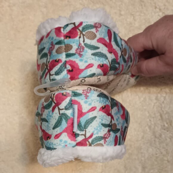 NEW Snoozies Cardinal Slipper Socks w/ Non-Skid Grips & Sherpa Lining, Lrg. 9-10 - Picture 6 of 11
